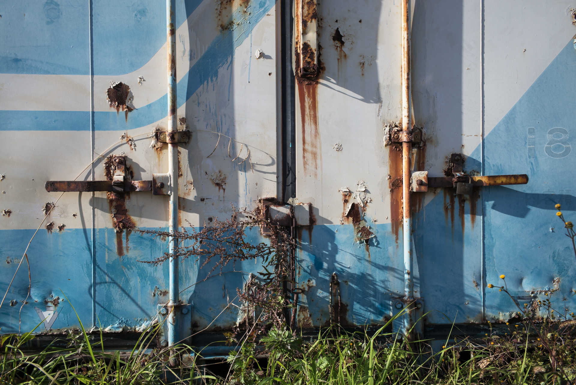 比較的近距離でも解像が落ちる印象はなく、画質の均質性も非常に高い。LEICA M（Typ240）/ ISO200 / F8 / 1/350秒 / WB:オート