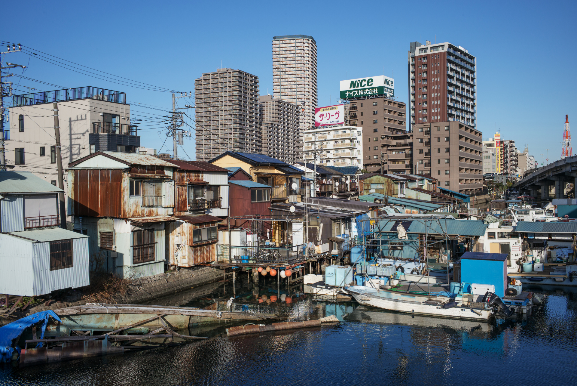 35mmの画角はスナップには本当に使いやすい。最初に手に入れるMレンズを何にしようか迷っている人にはこの現行ズミクロンがお勧め。きっと一生モノになるはず。LEICA M（Typ240）/ ISO200 / F8 / 1/350秒 / WB:オート