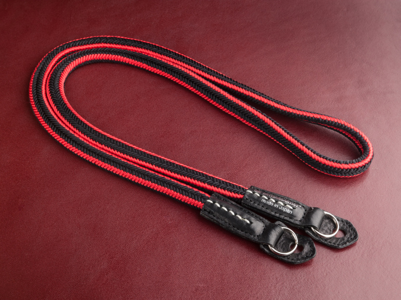 アルティザン＆アーティストのACAM-310Nは税込2万520円だ。シルク製なので使い心地が良い。