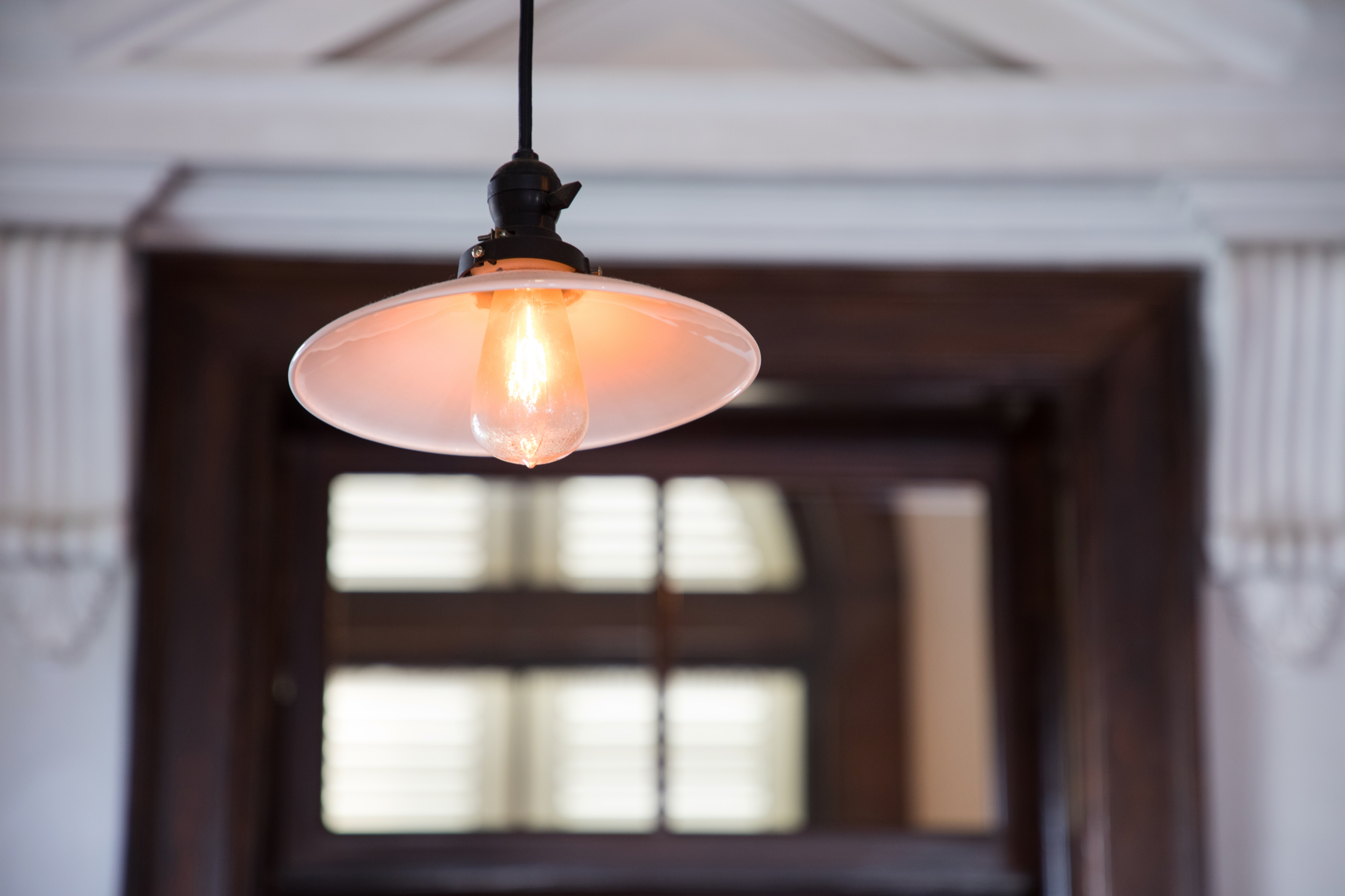 EOS 5D Mark IV / 1/25秒 / F4 / +0.7EV / ISO800 / 絞り優先AE / 105mm（長崎市旧香港上海銀行長崎支店記念館で撮影）