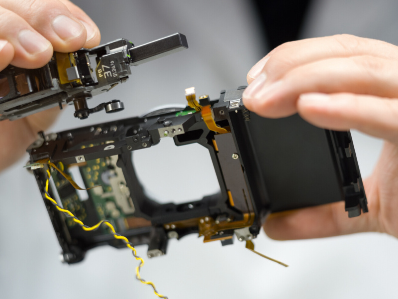 フロント側のシャーシ。レンジファインダーを載せるところ