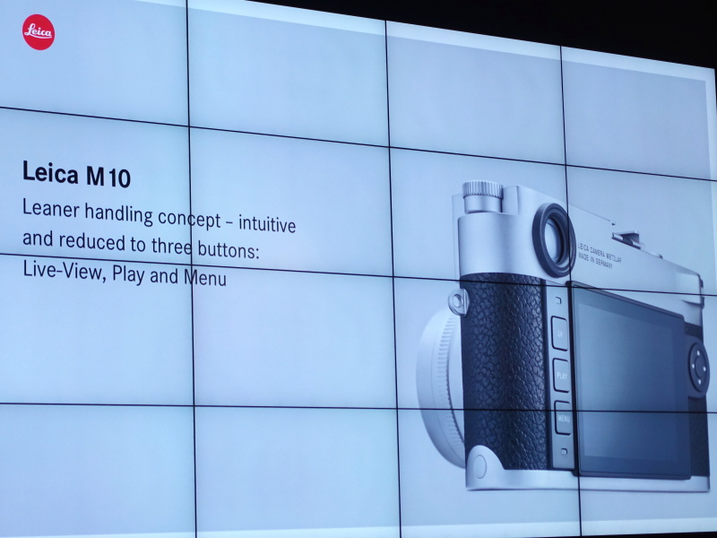 背面左手側の機能ボタンを従来の半数に絞った