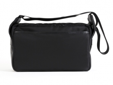 プロ向けのカメラ用品ブランド「INDUSTRIA☆」がデビュー - デジカメ Watch