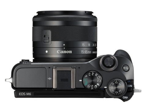 キヤノン、EOS M5の性能をフラットボディに収めた「EOS M6