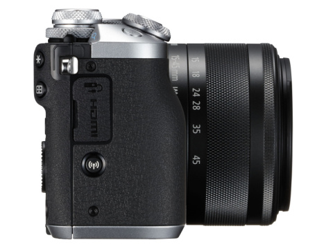 キヤノン、EOS M5の性能をフラットボディに収めた「EOS M6