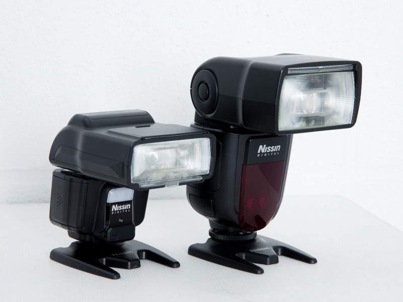 NASに対応したDi700A（右）とi60A（左）。どちらもキヤノン用、ニコン用、ソニー用、フォーサーズ用、富士フイルム用がラインナップされている。