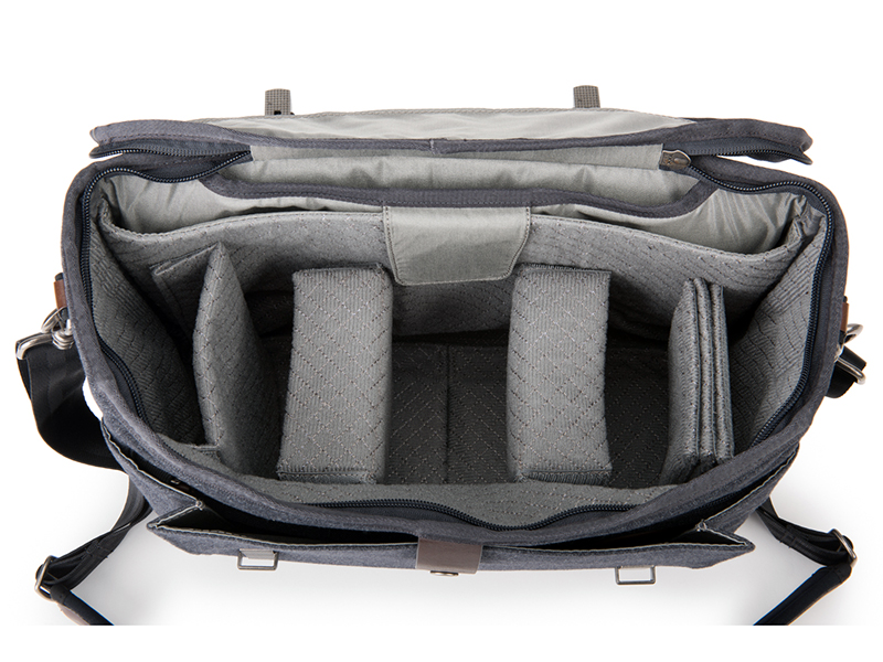 機材に合わせて調節可能なディバイダー