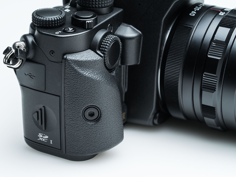 Mグリップ（別売）を装着