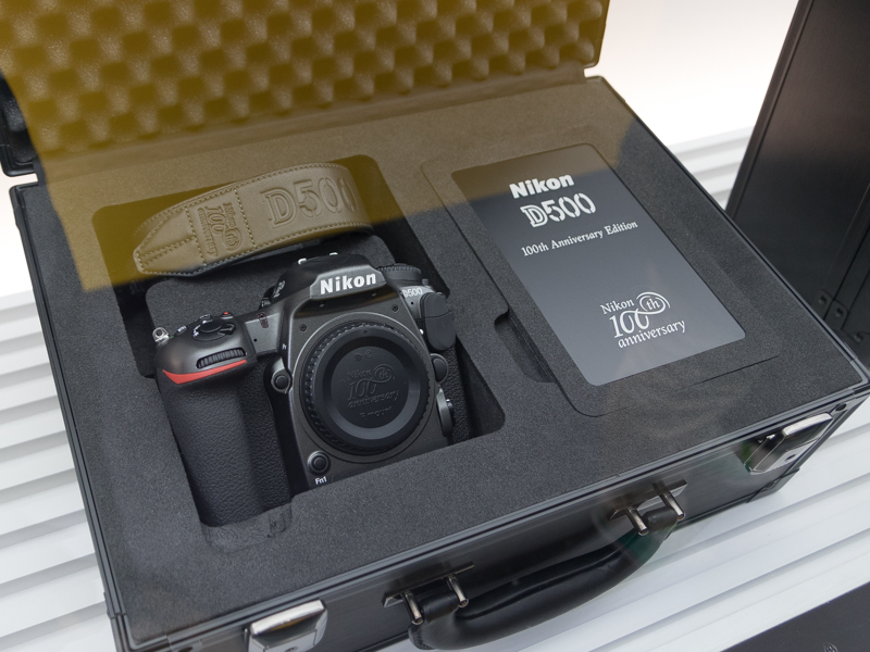 ニコンの創立100周年記念モデル（参考出品）