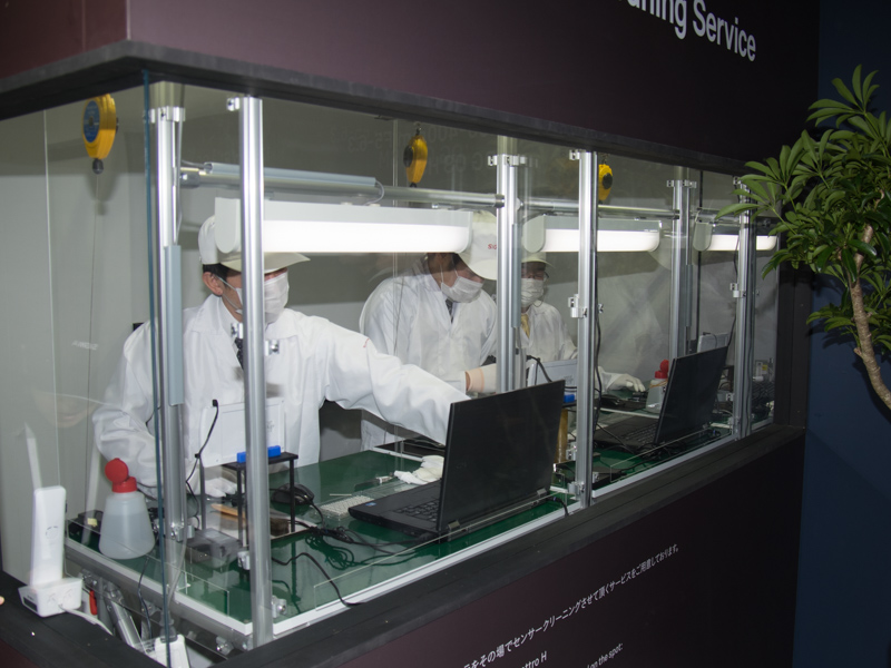 無償でイメージセンサークリーニングをしてくれる簡易クリーンルーム。対象機種はSD9からsd Quattro Hまでのシグマ製レンズ交換カメラ全機種