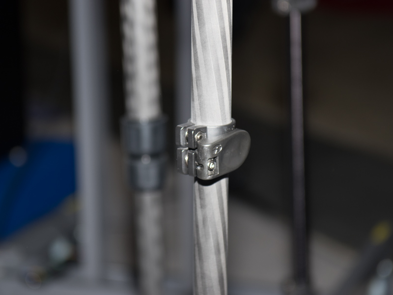 ロックの違いによる仕様の違いは、ロック部分の物理的な大きさの差によって全高と縮長が微妙に異なる点