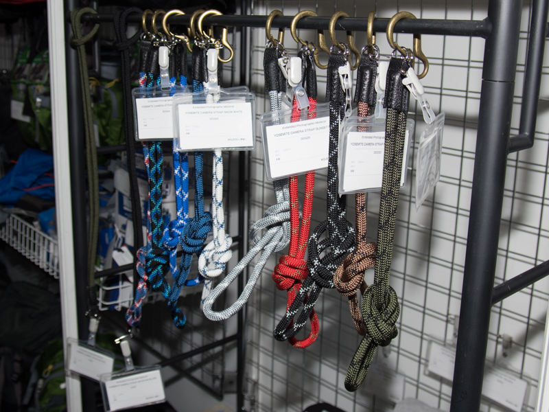 紐材にクライミングロープを用いた「YOSEMITE CAMERA STRAP」