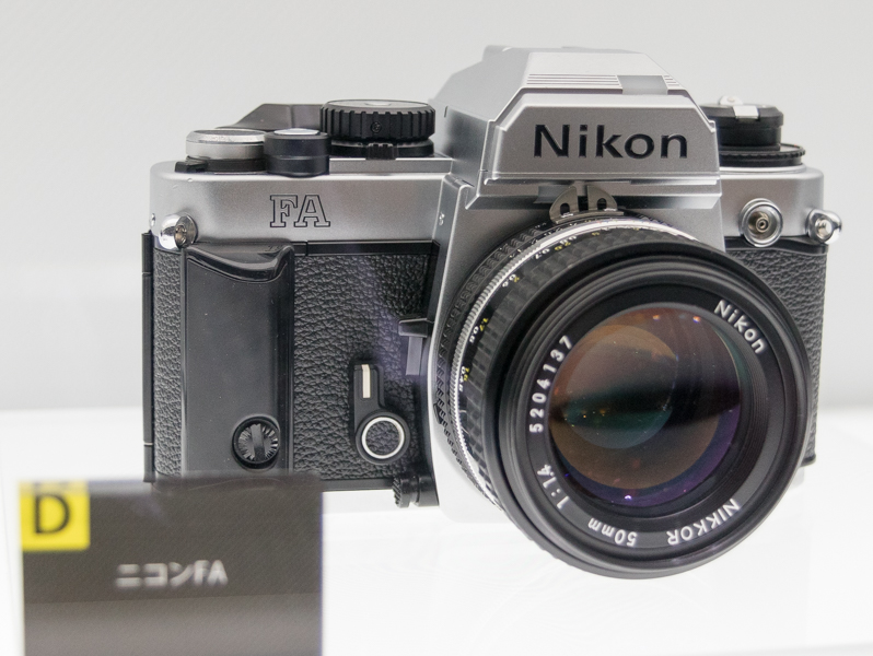 世界初の多分割マルチパターン測光を採用した「ニコンFA」（1983年）