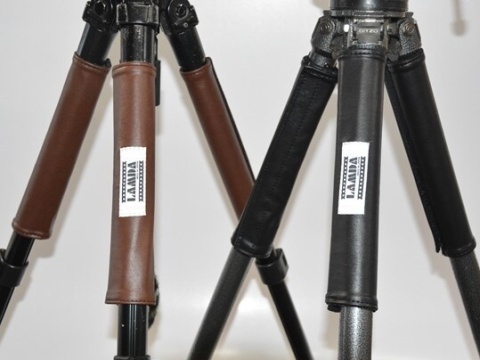 左からブラウン、ブラック