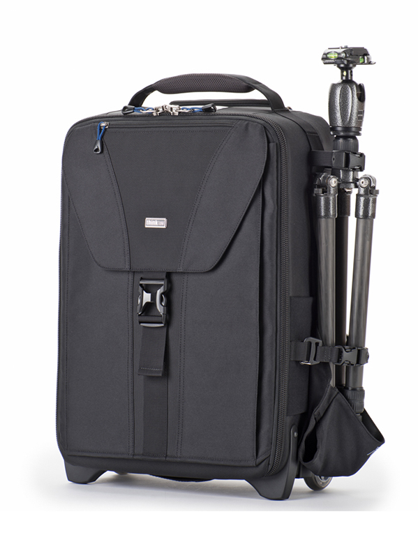 側面には三脚を取り付け可能