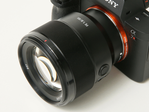 交換レンズレビュー:FE 85mm F1.8 - デジカメ Watch