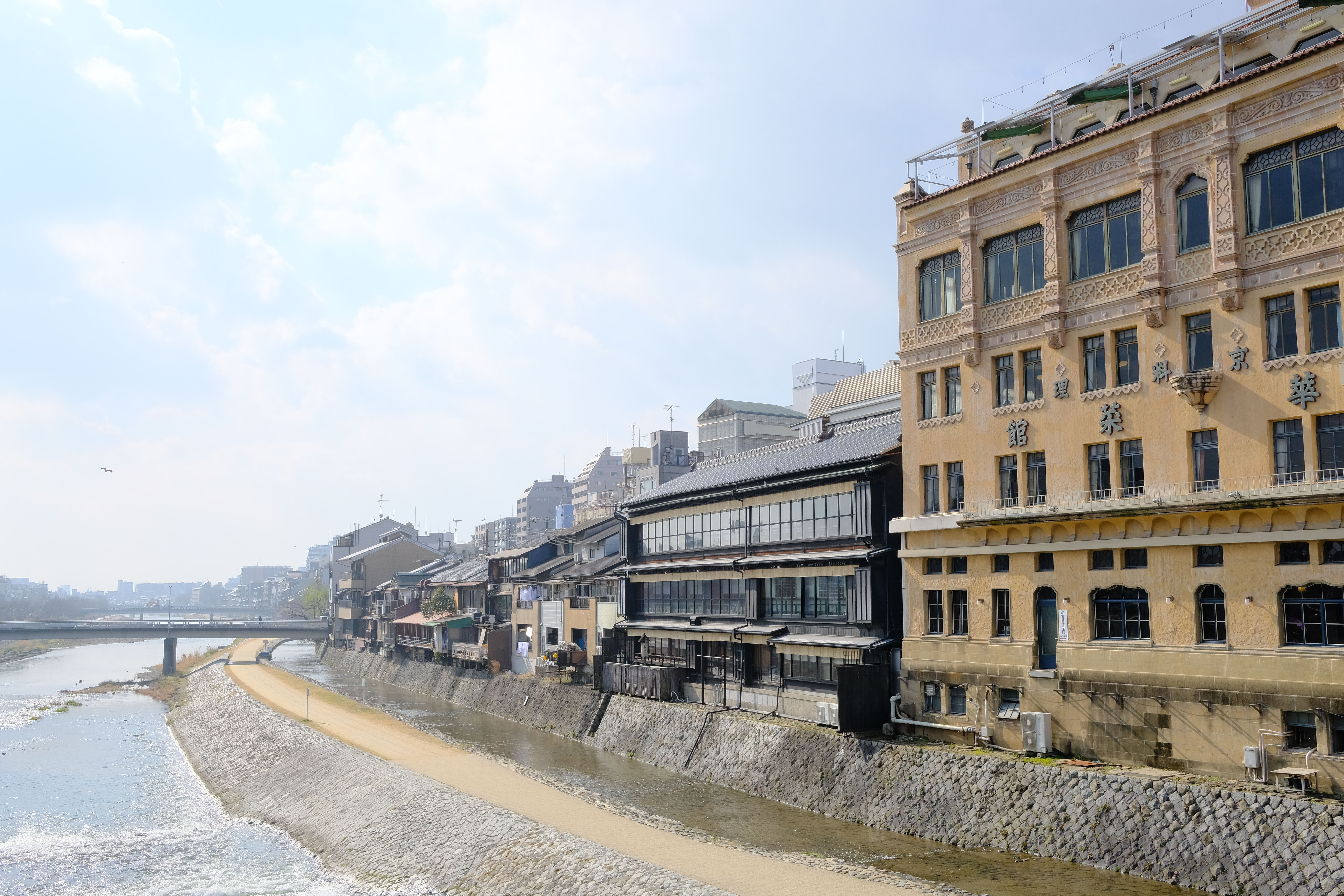 X-Pro2 / 1/1,000秒 / F8 / +1.7EV / ISO800 / 絞り優先AE / 23mm