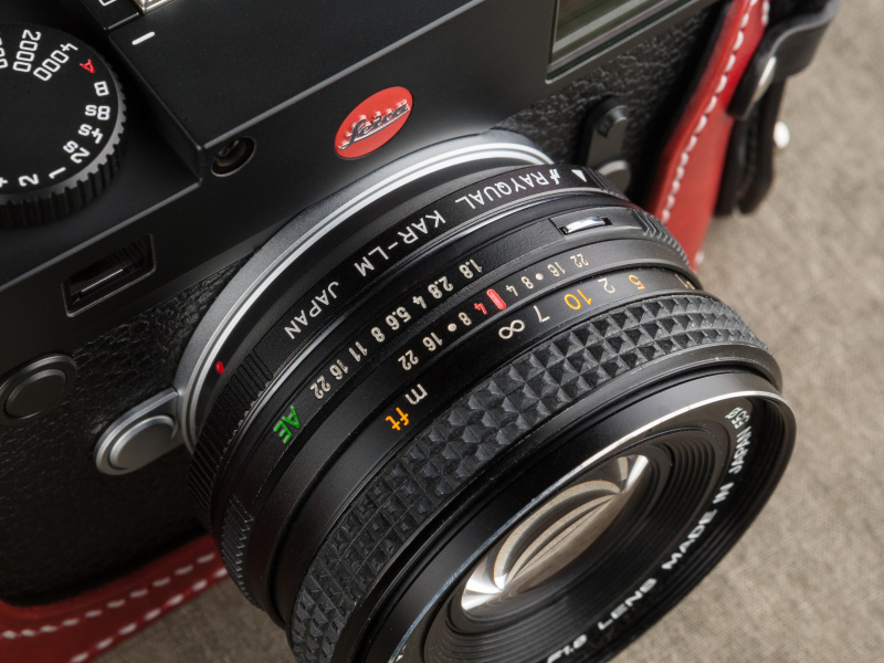 パンケーキレンズなので、M型ライカに付けても違和感のないサイズ感だ。