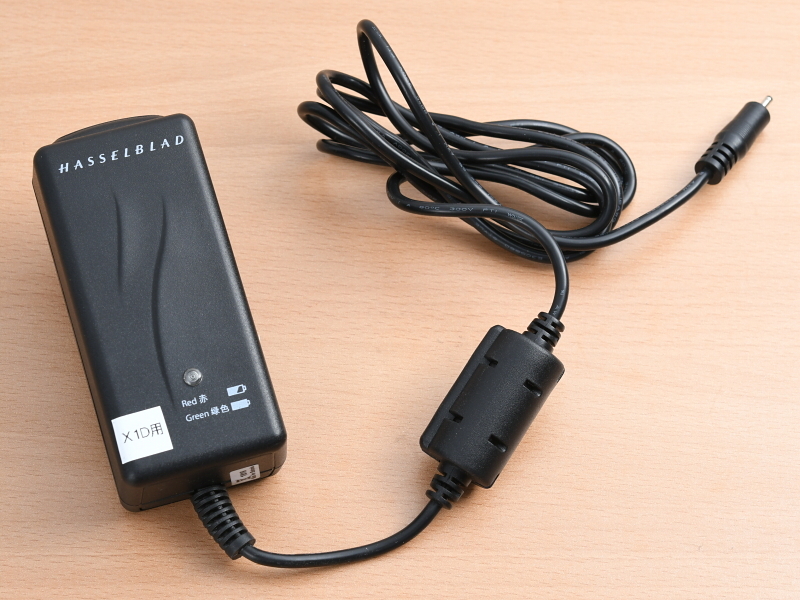 同梱のACアダプター（本体充電）