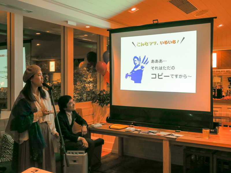 フォトブックアドバイザー徳本雅美さん。フォトブック講座での「あるある」ネタを披露して、会場の笑いを誘っていた。