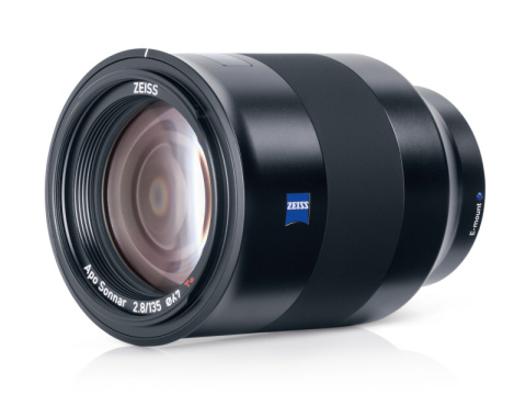 ソニーα7用のAFレンズ「ZEISS Batis 2.8/135」が海外発表 - デジカメ Watch