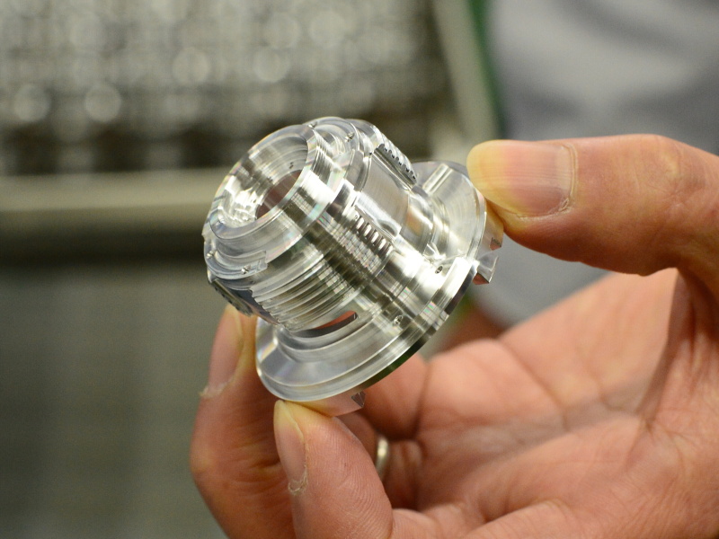 ヘリコイドのオス側