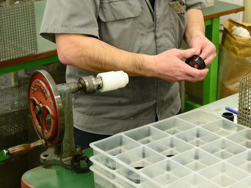 オスメスのパーツをはめ込むこと自体、経験者でないと難しいらしい