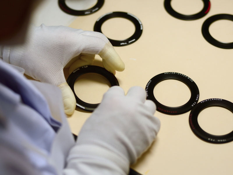 拭き取ると刻印に色が残る