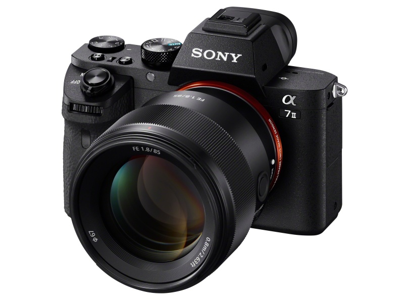 35mmフルサイズのレンズ交換式カメラ「ソニーα7 II」