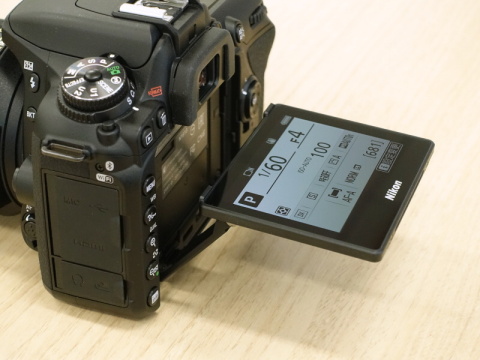 写真で見るニコンD7500 - デジカメ Watch