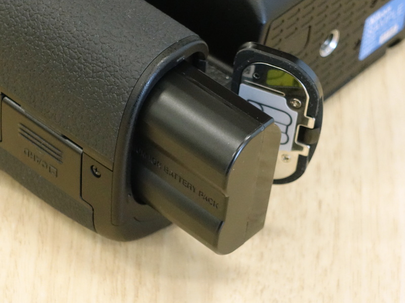 バッテリースロット