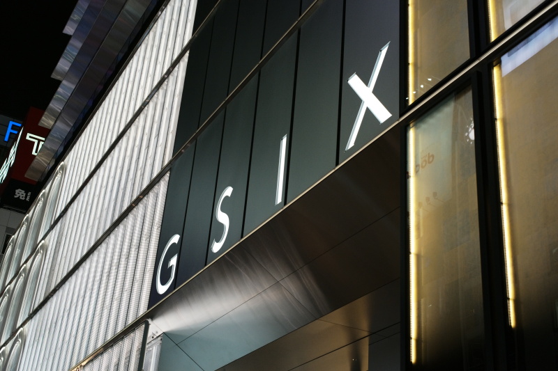 4月18日はGINZA SIX内の他店舗も招待客を迎え、夜遅くまで大変な賑わいだった。