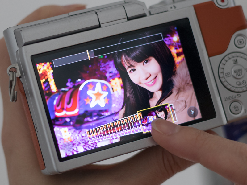 4Kセルフィーで写真を選んでいるところ