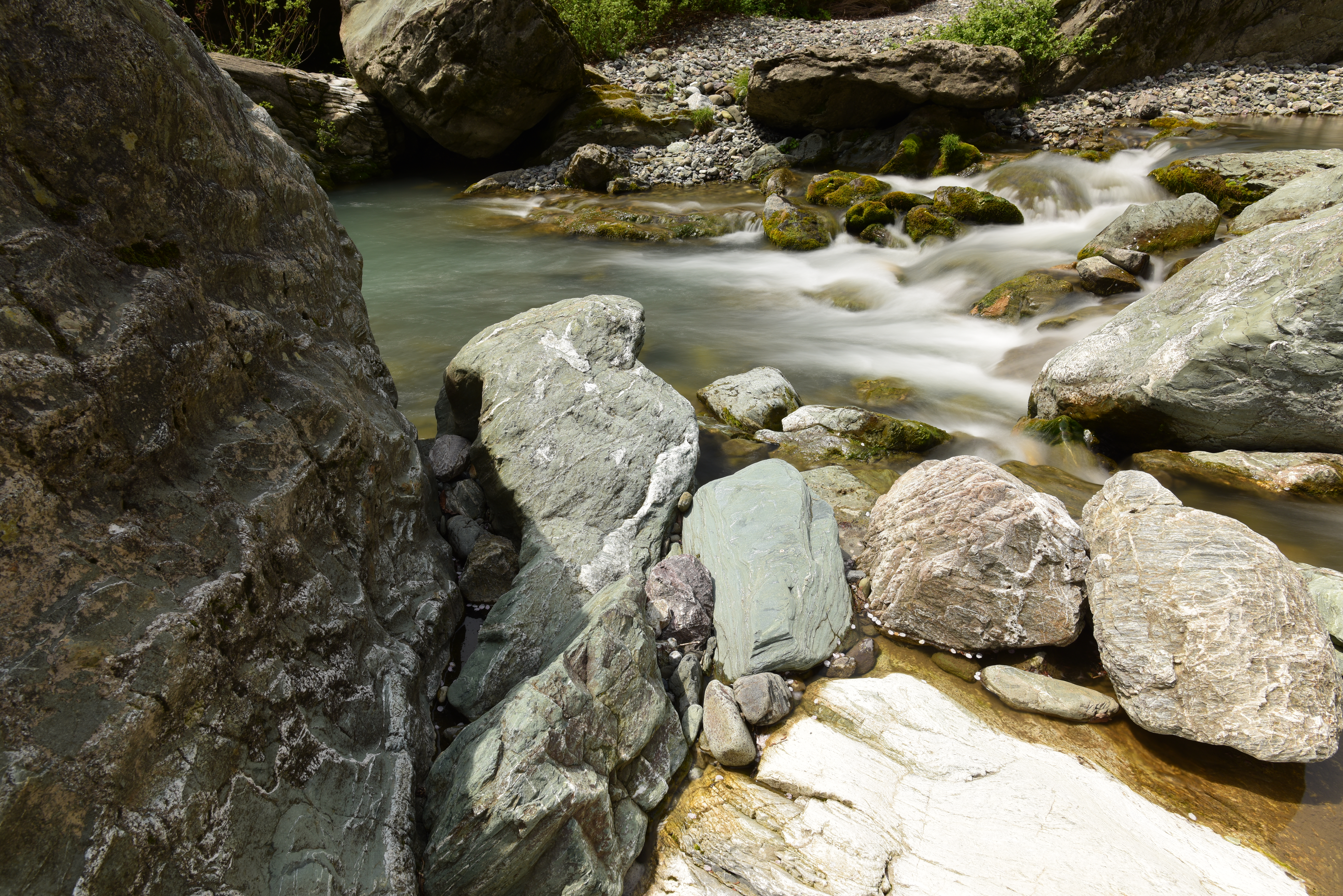 D810 / AF-S NIKKOR 20mm f/1.8G ED / 絞り優先AE（F11、1.3秒、+0.3EV） / ISO 100 / WB：太陽光