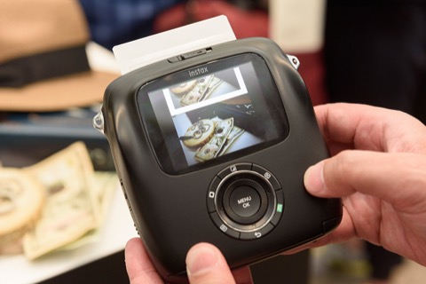 美品 FUJIFILM instax SQ10 ハイブリッドインスタントカメラ 富士フイルム、新機能を追加した「instax SQUARE SQ10」新色