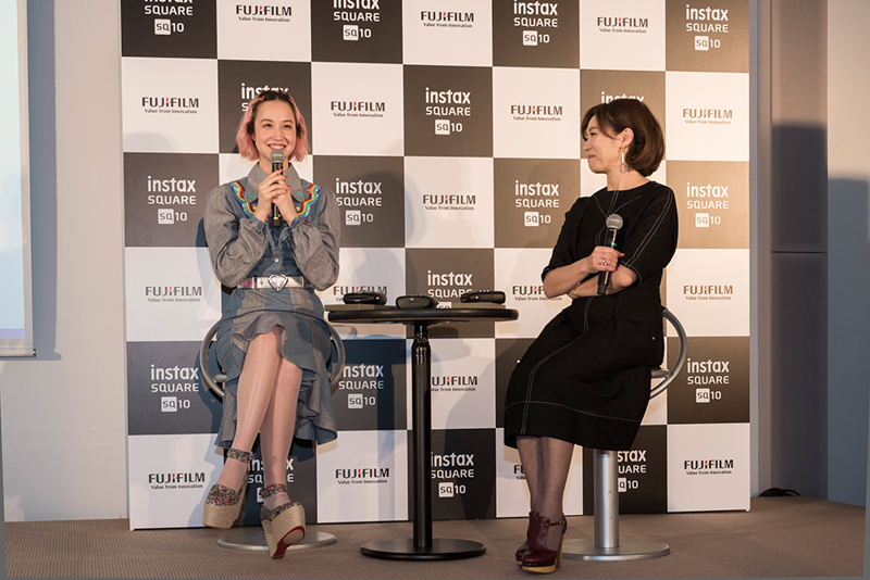 左から水原佑果さん、田中杏子さん。