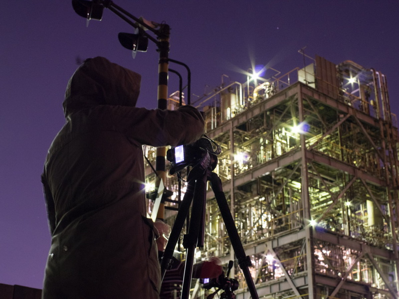 参加者はそれぞれ工夫して構図やアングルを決めていた