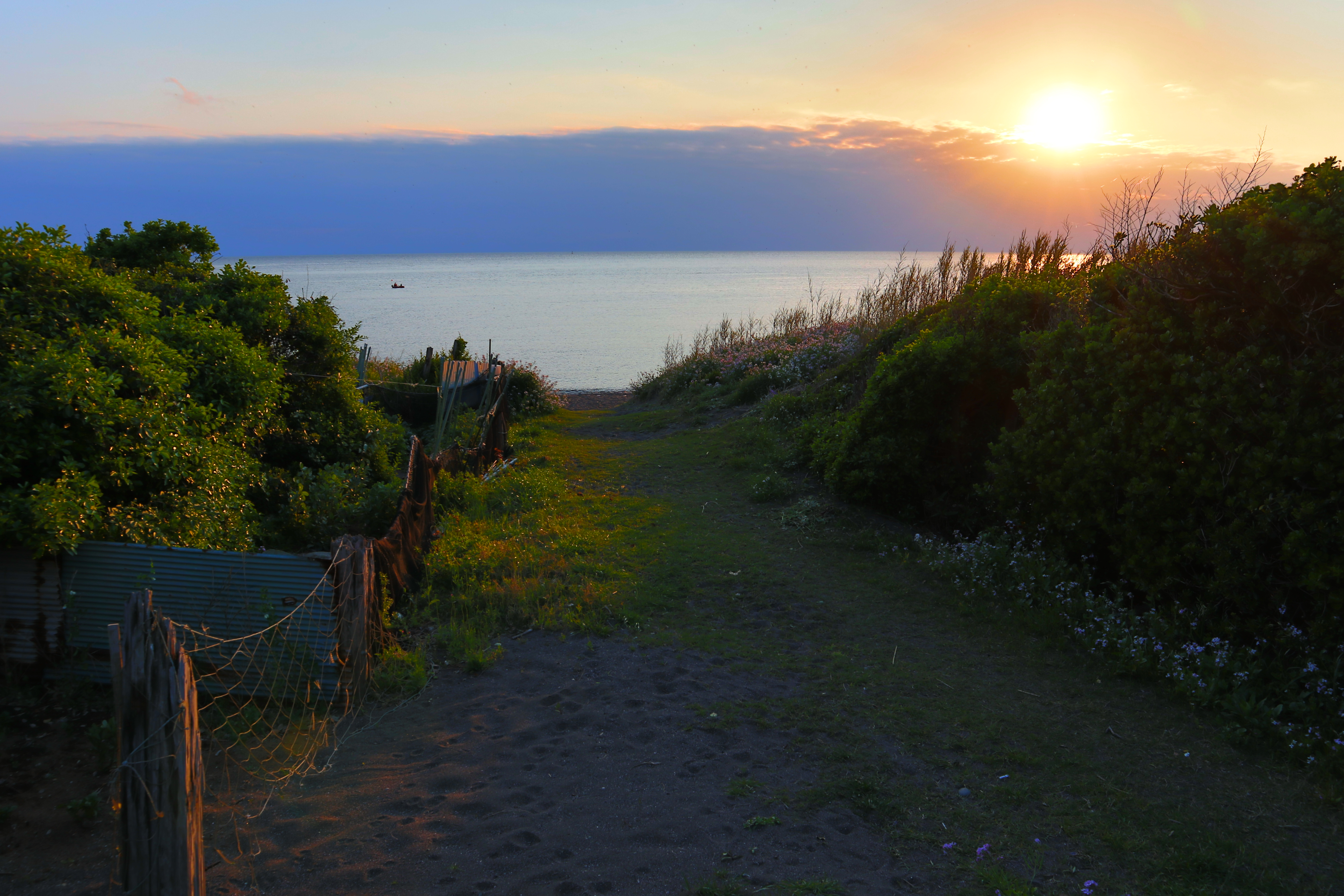 EF-M15-45mm F3.5-6.3 IS STM / 1/200秒 / F8 / -1.3EV / ISO100 / HDR / 15mm