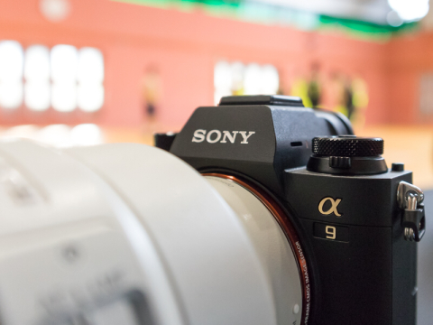 特別企画：普段一眼レフを使っているスポーツ写真家がソニーα9を体験