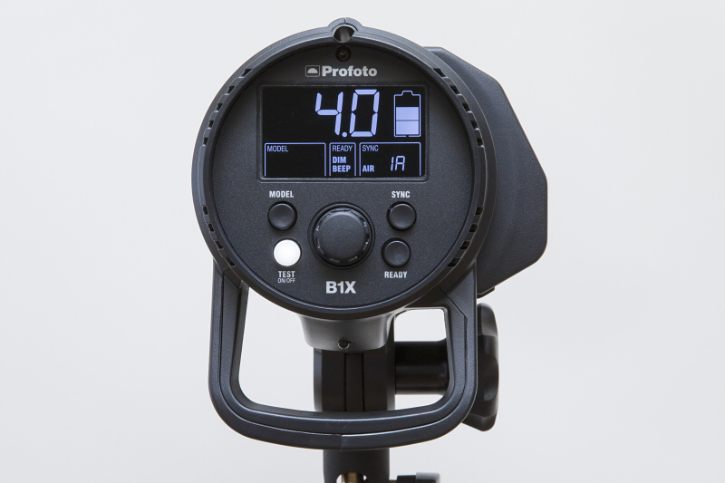 メニュー項目やボタンの配置、操作性はそのまま前モデルを引き継いでいて、大きな変更点はない。