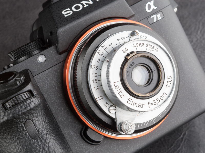 エルマー3.5cm F3.5をL39-SαE.ADJで装着したところ。これがライカスクリューマウントレンズのオーソドックスな停止位置だ。