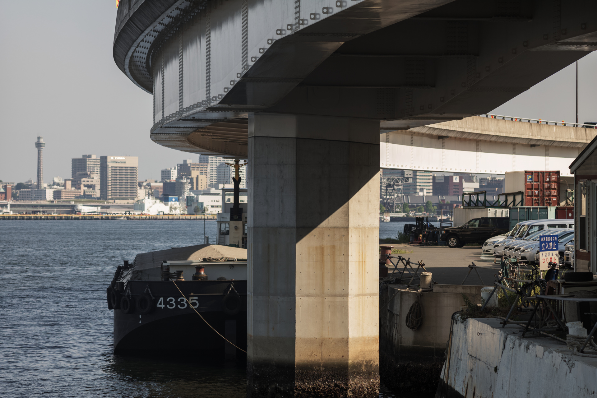 望遠レンズならではの圧縮効果はレンジファインダーだと撮影時に非常に把握しにくいが、ライブビューならそういう心配はない。LEICA M10 / ISO200 / F5.6 / 1/1,000秒 / WB:オート