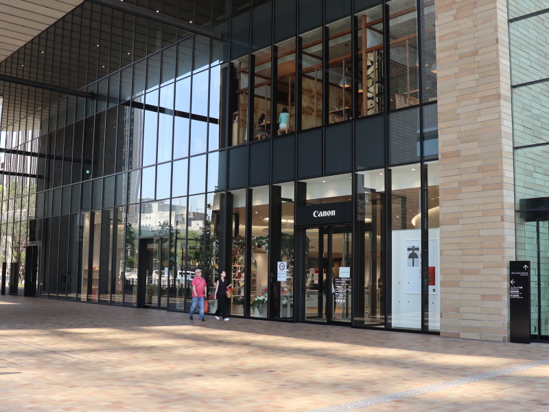 キヤノンプラザ大阪の入口