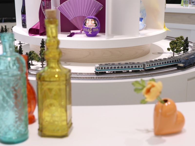 鉄道模型の追尾撮影や、小物を使って大口径レンズのボケを生かした試写ができた