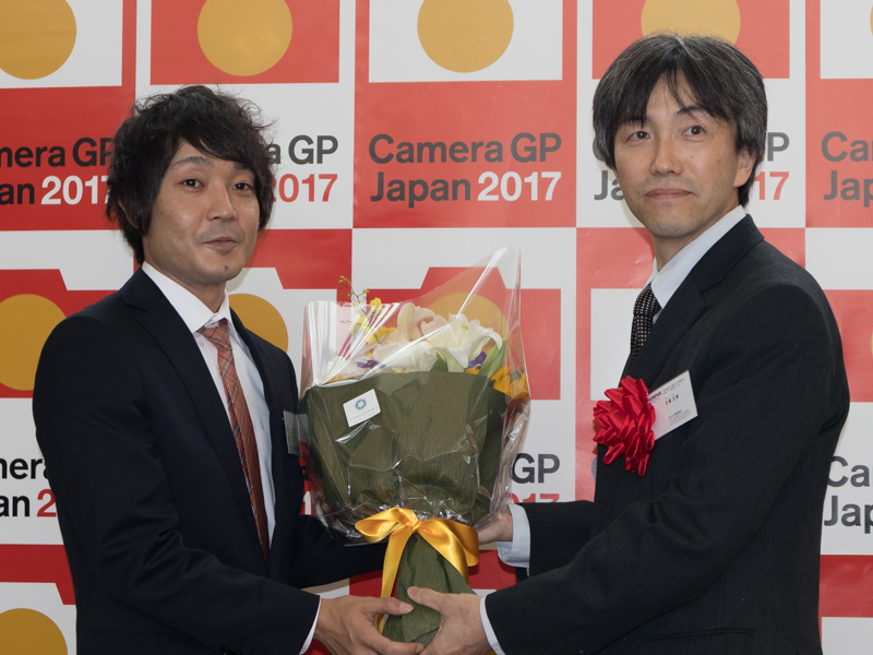 オリンパス株式会社 画像システム開発本部 画像システム開発2部 3グループ グループリーダーの日暮正樹氏（右）