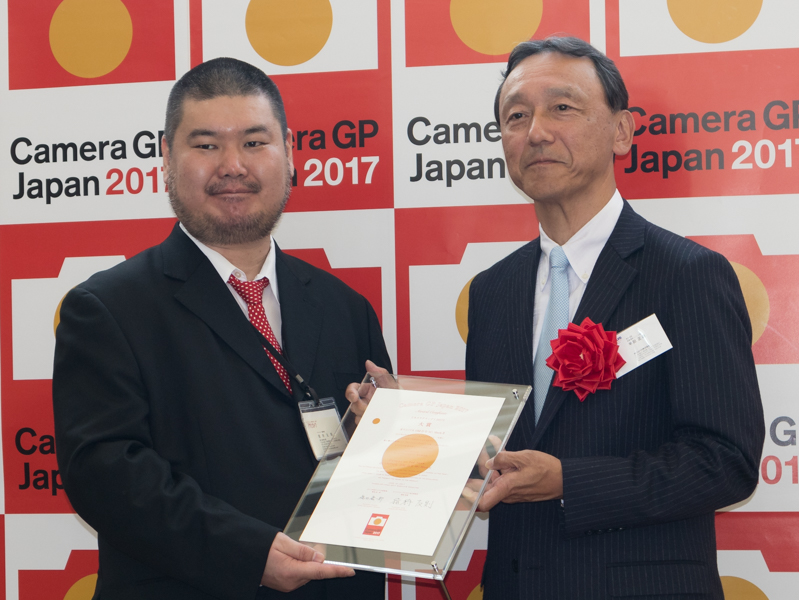 オリンパス株式会社 執行役員 映像事業ユニット長 半田正道氏（右）