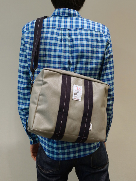 グレイ/ネイビー