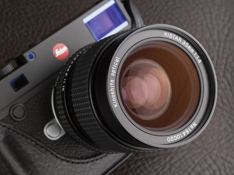 木下光学のキスターシリーズは、現代の技術でオールドレンズテイストを再現する。現行MFレンズの中でも個性派スタンスの製品だ。