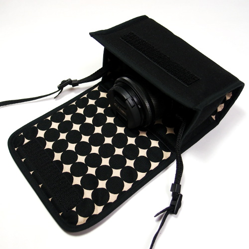 ブラック・マーブルドット