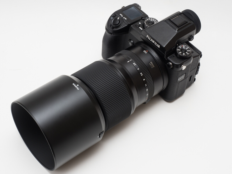 同梱のフードを装着したところ